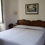 Otel La Torre Castiglione dʼIntelvi