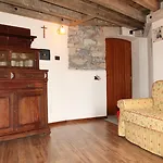 Otel La Torre Castiglione dʼIntelvi